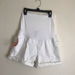 Liz Lange white maternity shorts New with tags